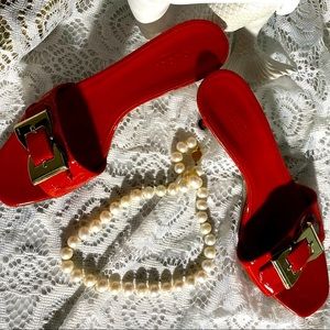 Gucci 8.5 bright red with gold buckle beautiful used heels